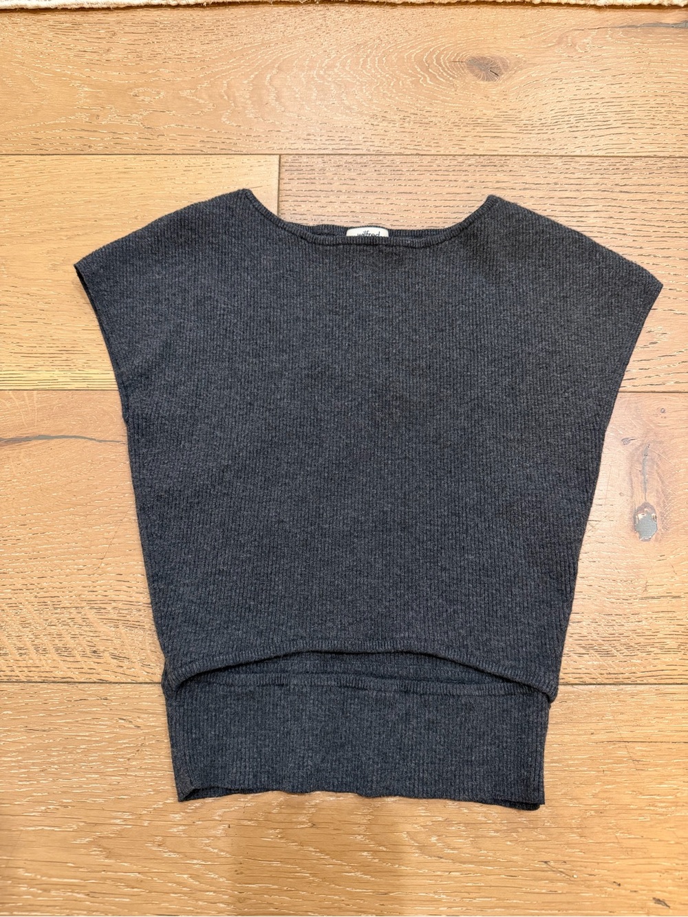Aritzia Wilfred Yacine Cutout Crop Top - size Small